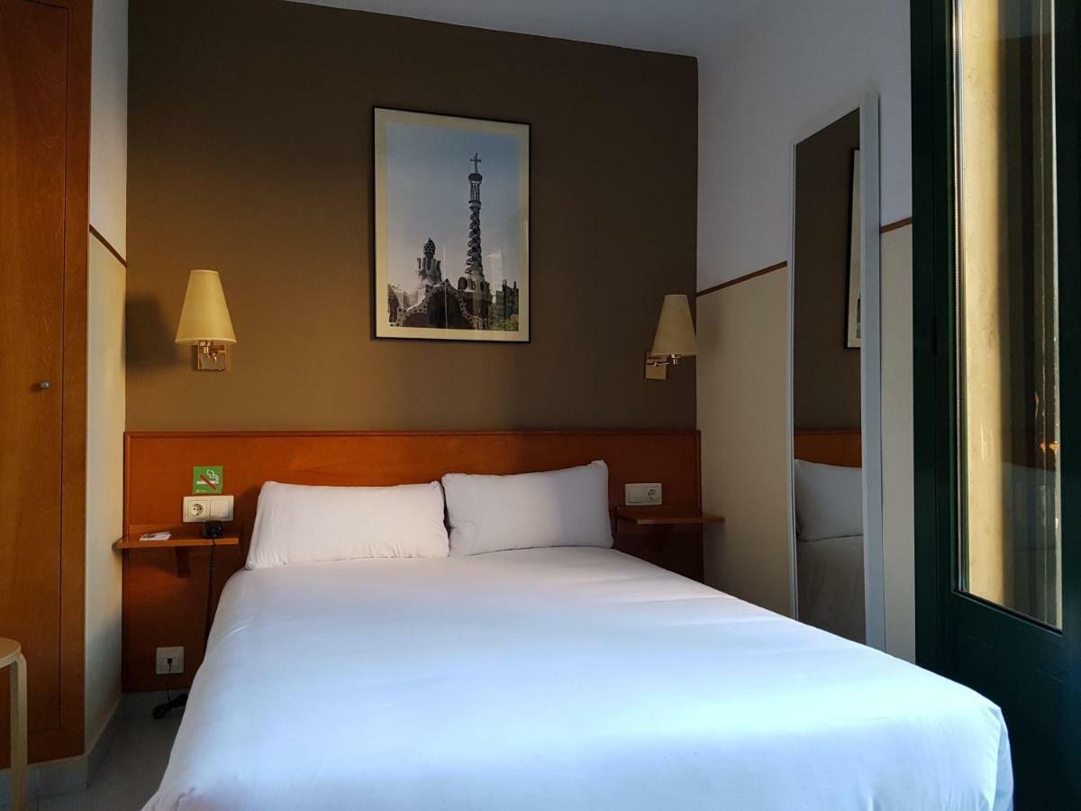 El Jardi Hotel Barcelona Bagian luar foto