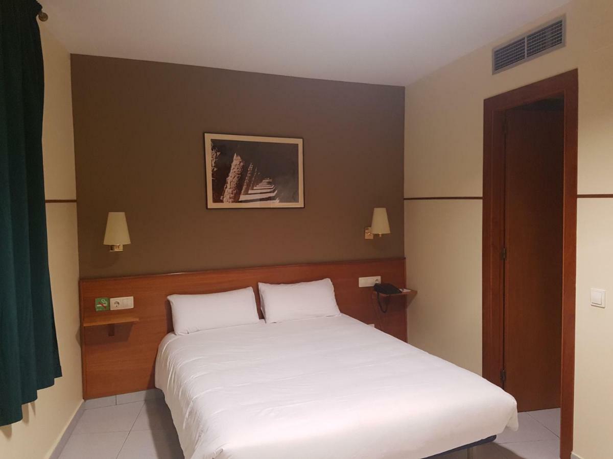 El Jardi Hotel Barcelona Bagian luar foto