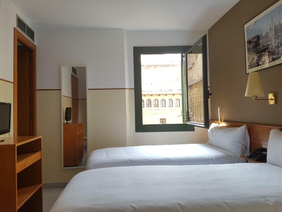 El Jardi Hotel Barcelona Bagian luar foto