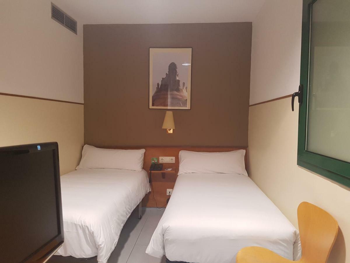 El Jardi Hotel Barcelona Bagian luar foto